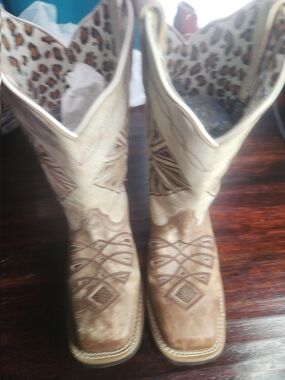 Women's Laredo Brown Embroidered Western Boots - Sz 7